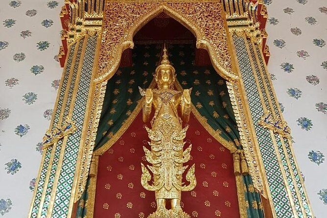 Bangkok Two Temple Tour: Wat Pho, Emerald Buddha & Grand Palace - Wat Phra Kaew and the Emerald Buddha: what to focus on