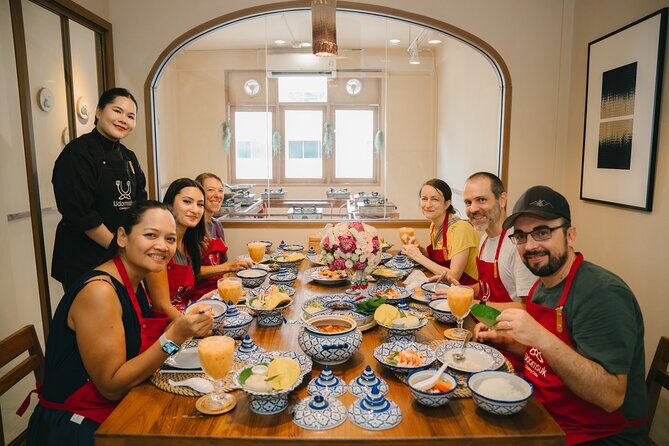 Bangkok Udomsuk Thai Cooking Class with local market tour - What You’ll Eat, and Why the Shared Table Matters