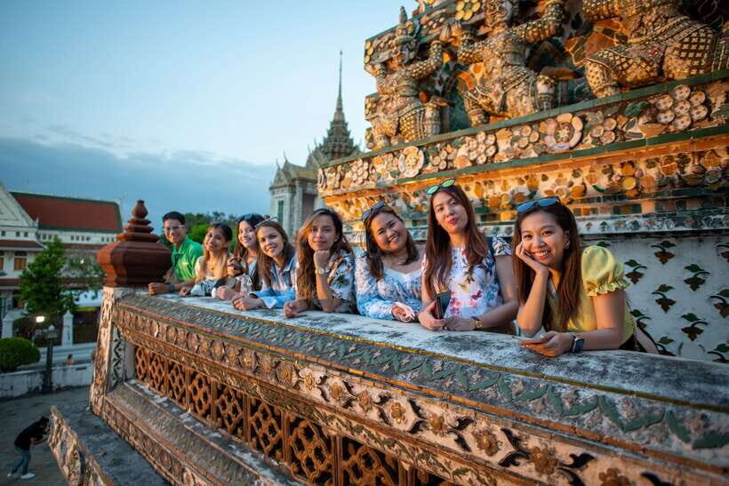 Bangkok: Wat Pho and Wat Arun Guided Walking Tour - Key things to know before you go