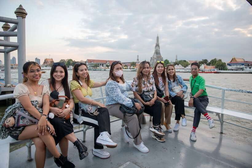 Bangkok: Wat Pho and Wat Arun Guided Walking Tour - What the Tour Includes (and Why It’s Good Value)