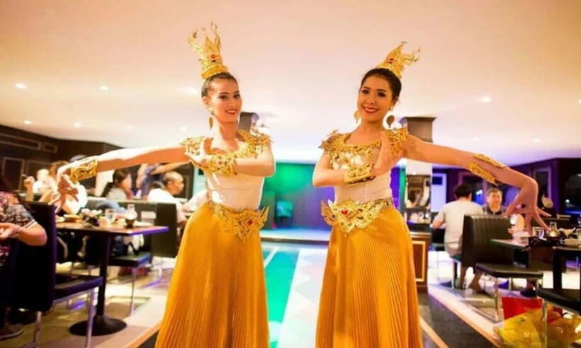 Bangkok: White Orchid Chao Phraya Cruise, Thai Buffet & Beer - The buffet: seafood, Thai hot dishes, and how to eat smarter