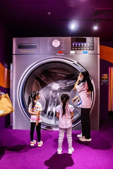 Bangkok: Wow Park Interactive Amusement & Science Park - Language Support and a Small-Group Guide