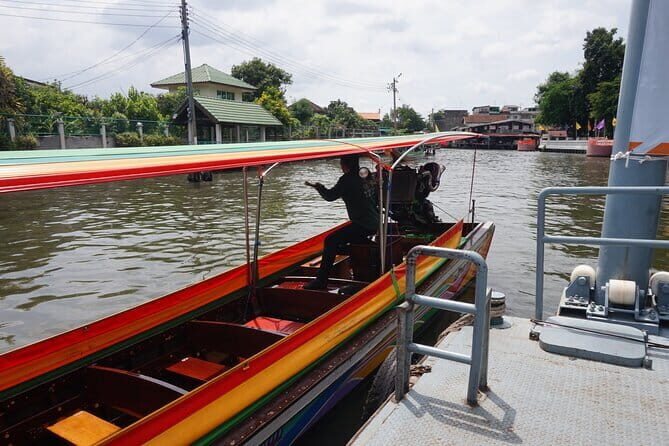 Bangkok Yai Local Canal Tour with Longtail Boat - Cruising past Khlong Bang Luang and Khlong Mon: watching neighborhoods from the boat