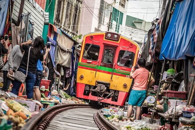 Bangkok Yai Local Canal Tour with Longtail Boat - Price and value: what $74.87 buys you in real terms