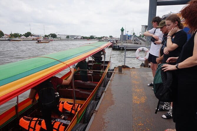 Bangkok Yai Local Canal Tour with Longtail Boat - Stop 1: Bangkok Yai canal scenery and the shift from streets to water