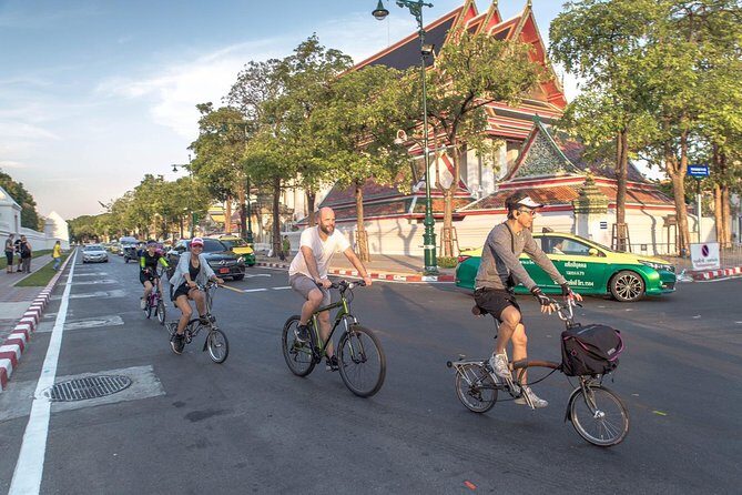 Bike & Bite with Boss: Explore Bangkok - Wat Phra Chetuphon: four great stupas and Thai massage imagery