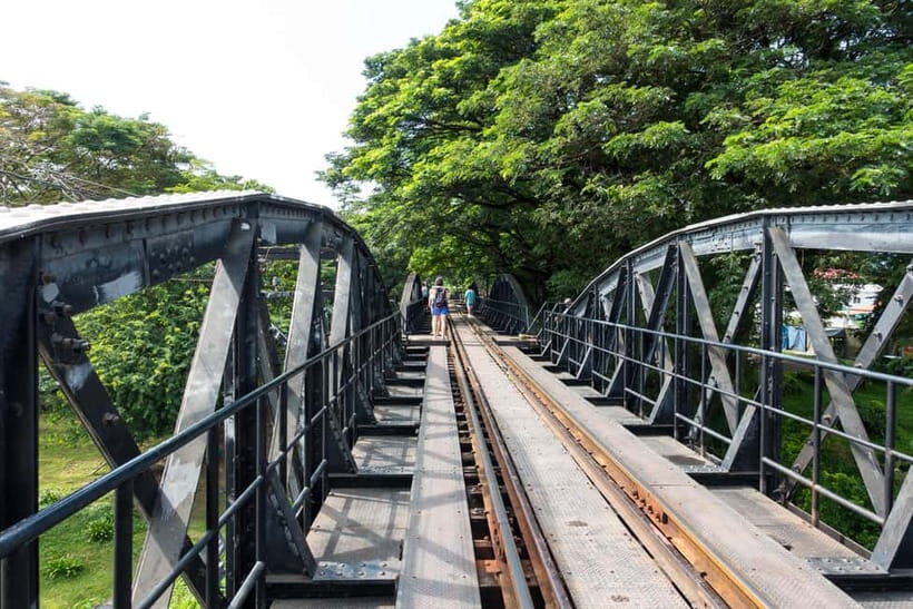 BKK: Damnoen Floating Market, Maeklong Rail & River Bridge - A long day with big contrasts: Maeklong, canals, and River Kwai