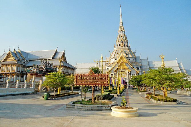 Chachoengsao One Day Trip from Bangkok : Historic Market and Buddhist Temples - Luang Phor Sothon at the Riverside: Sacred Buddha on the River Legend