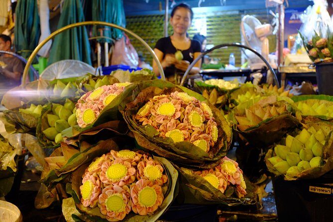 Discover Bangkok at Night 5-Hour Bike Tour with dinner - Temples, Thai massage birthplace, and what you’ll (not) see