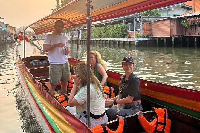 Discover Hidden Bangkok with Longtail Boat Tour - Wat Ratcha Orasaram (Chom Thong): Thai and Chinese design by royal roots