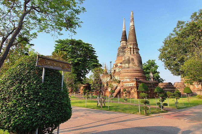 Discover UNESCO World Heritage Sites - Ayutthaya to Khao Yai National Park - What to wear: temple rules and waterfall footwear