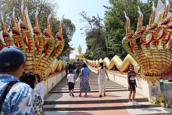 Discovery Pattaya Tour with Famous Attraction and Lunch - Wat Phra Yai (Big Buddha Temple): the must-see cliff icon