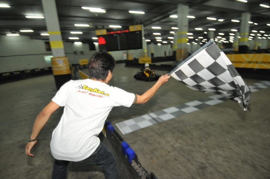 EasyKart Bangkok (RCA Plaza) : Go-Kart Racing Experience - Choosing the Right Kart: Kid, Regular, Fast, or Double Seater