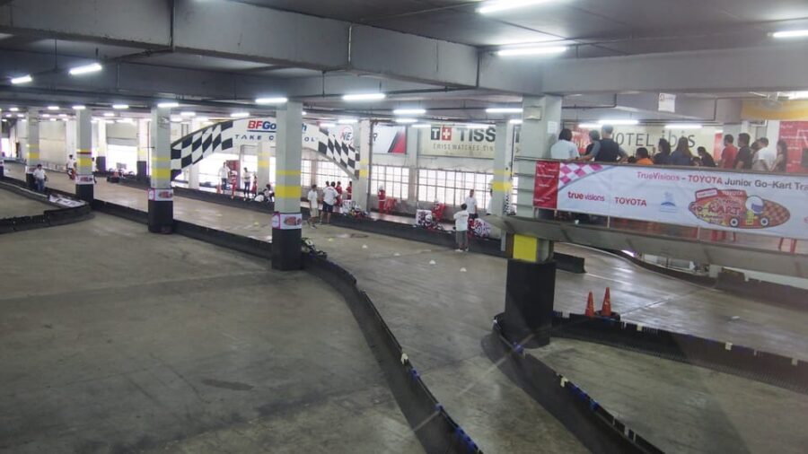 EasyKart Bangkok (RCA Plaza) : Go-Kart Racing Experience - The Track Setup: Beginner vs Advanced