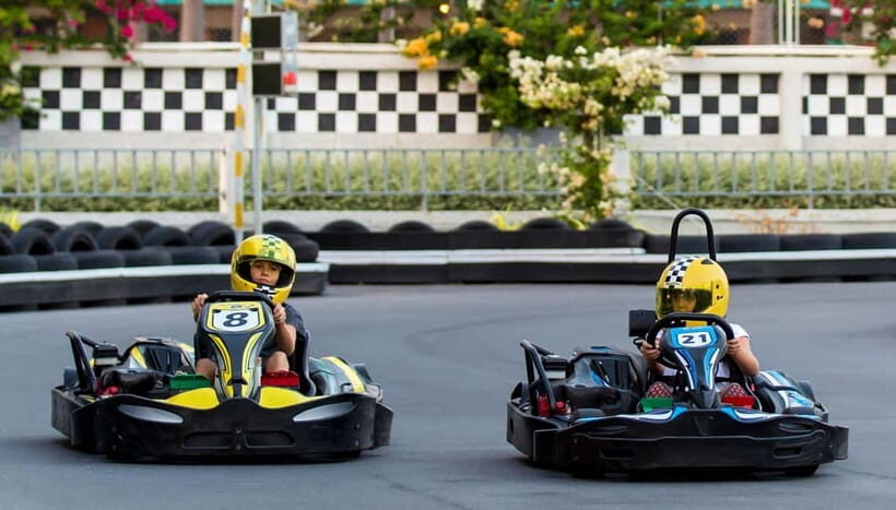 EasyKart Pattaya (Thepprasit): Go-Kart Racing Experience - Finding the track near the Colosseum