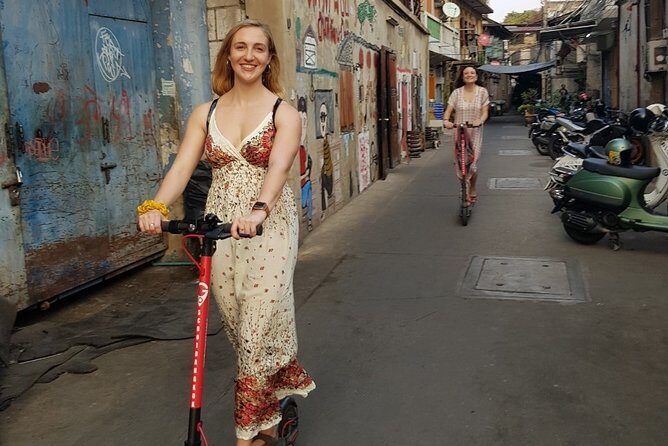 Electric Scooter Tour of Bangkok - Pak Khlong Flower Talat: Bangkok’s wholesale flower and spice hub