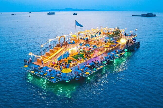 Exclusive Squid Fishing on Chic Floating Café from Pattaya - Speedboat to the floating café: your Pattaya launch point