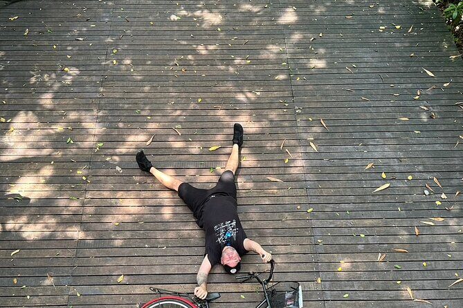Exploring Bangkachao (Green lung of Bangkok) by Bicycle - Stop 3: Mulberry organic farm time for local tastings and farming reality