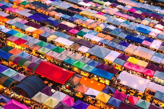 Free discovery of Bangkok with your private English-speaking guide - Wat Phra Kaew (Emerald Buddha) and Wat Phra Chetuphon: major sights with extra ticket cost