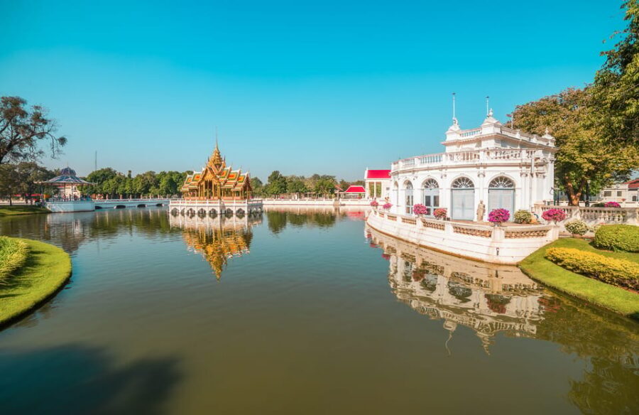 From Bangkok: Ayutthaya & Ayothaya Floating Market Day Trip - Getting to the van: meeting at Robinson Sukhumvit without stress