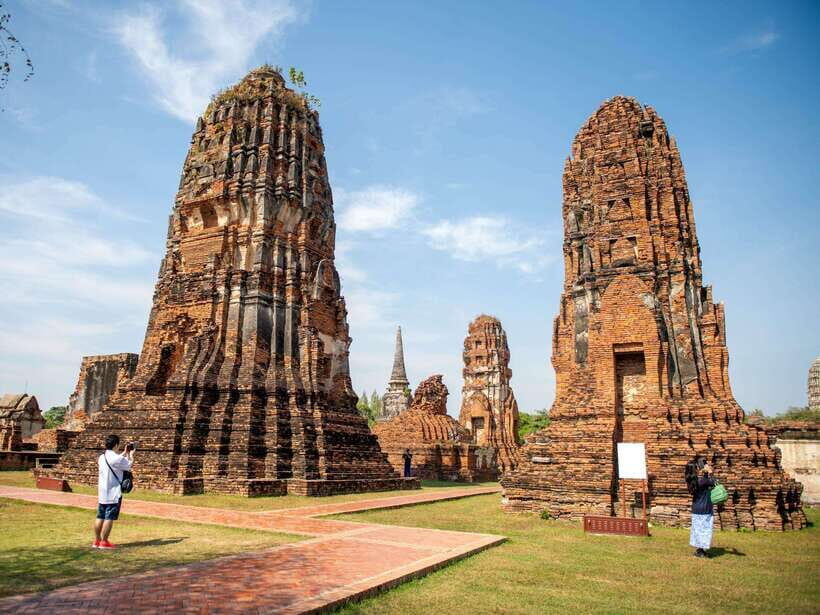 From Bangkok: Ayutthaya Historical Park Guided Day Trip - Wat Chaiwatthanaram: towering stone chedis and UNESCO recognition