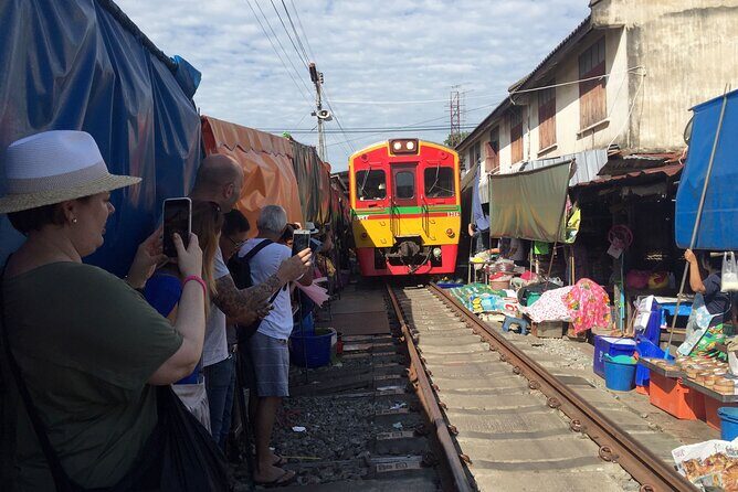 From Bangkok : Floating market, Kanchanaburi, Ayutthaya (3 days) - Starting smart: hotel location and early pickup reality