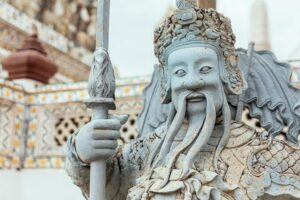 Full Day Bangkok PRIVATE City Tour With Locals - Wat Trimit & Wat Pho tickets - Before you book: walking, heat, and what your body should be ready for