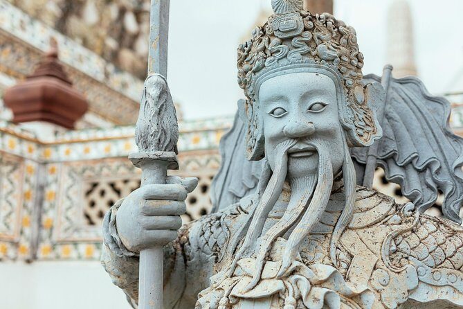 Full Day Bangkok PRIVATE City Tour With Locals - Wat Trimit & Wat Pho tickets - Before you book: walking, heat, and what your body should be ready for