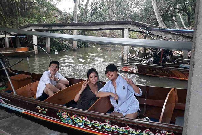 Full-Day Floating Market and Maeklong Railway Market Private Tour from Bangkok - Wat Phet Samuth Woravihan: riverside temple views and calm