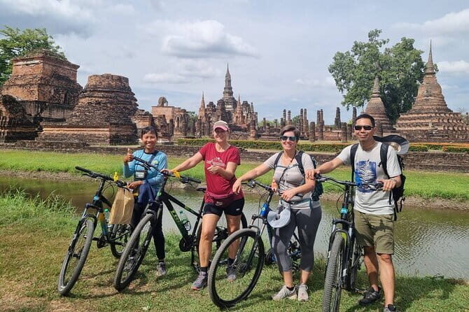 Full-Day Historical Park and Countryside Tour in Sukhothai - Wat Mangkon: Sri Lanka–style chedi and fig-tree shade