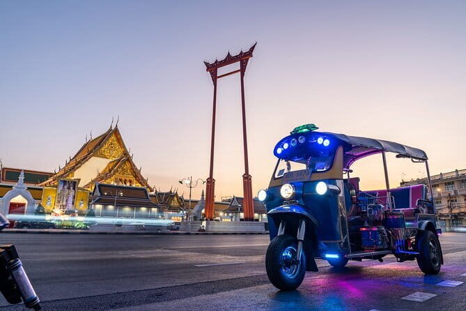 Fun Tuk Tuk Dinner and Massage in Old Town Bangkok - Grand Palace area: outside views plus the story you actually want