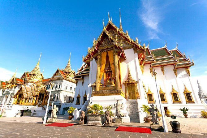Grand Palace, Damnoen Floating Market & Maeklong Railway Market Tour – Full Day - Wat Phra Kaew and the Grand Palace: sacred space with a strong dress code vibe
