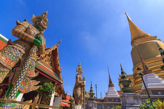 Grand Palace & Temples of Bangkok with experienced guide - Stop 1: Wat Phra Kaew and the Grand Palace walls of power