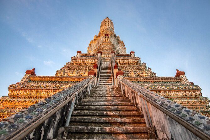 Grand Palace & Wat Arun Immersive Guided Walking Tour 3-Hour - Stop 3: Wat Arun (Temple of the Dawn) and Its White Mosaic Chedi