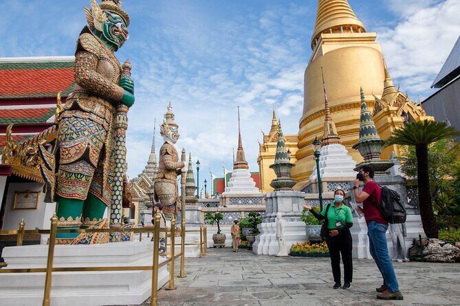 Grand Palace & Wat Arun Immersive Guided Walking Tour 3-Hour - Stop 1: Wat Phra Kaew and the Emerald Buddha Inside the Grand Palace Complex