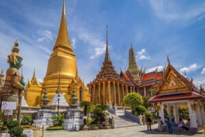 Grand Palace & Wat Phra Kaew Walking Tour with Professional Guide - Meeting at Golden Place and Finishing Inside the Palace Complex