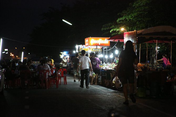 Half-Day Ayutthaya Sunset Bicycle Excursion - Wat Mahathat: seeing the Great Relic complex as the evening cools