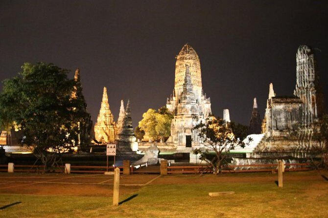 Half-Day Ayutthaya Sunset Bicycle Excursion - Wat Phra Sri Sanphet at dusk: royal temple atmosphere without the rush