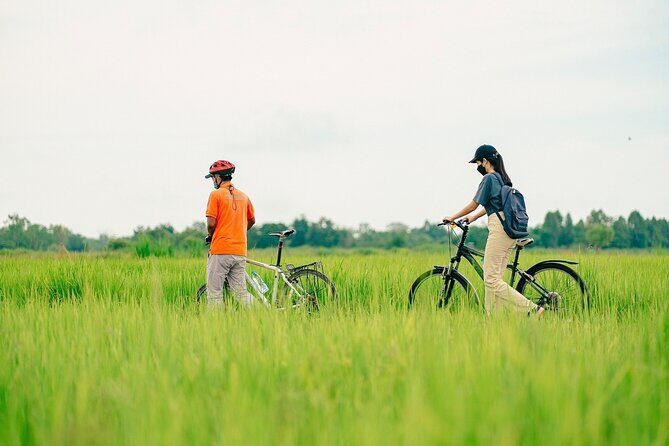 Half Day Countryside Cycling in Sukhothai - Getting Started: 8:15 Pickup and the Right Bike for Dirt Roads