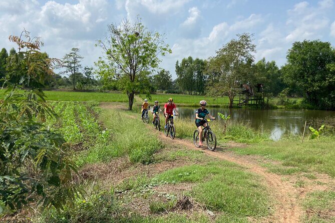 Half Day Countryside Cycling in Sukhothai - Ban Khuai Village Stop: Seeing Rural Thailand Up Close