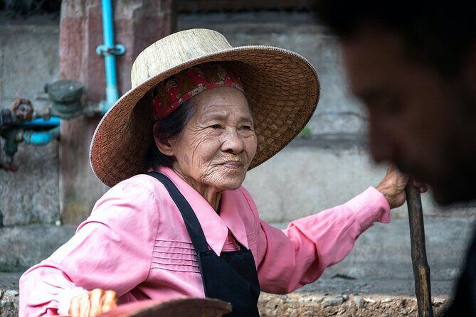 Half Day Railway Market and Damnoen saduak Floating Market tour - Getting out of Bangkok fast: what that 110 km ride gives you