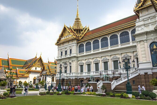 Half-Day Royal Grand Palace and Bangkok Temples Tour - Stop 3: Wat Traimit and the Temple of the Golden Buddha (The Wow Moment)