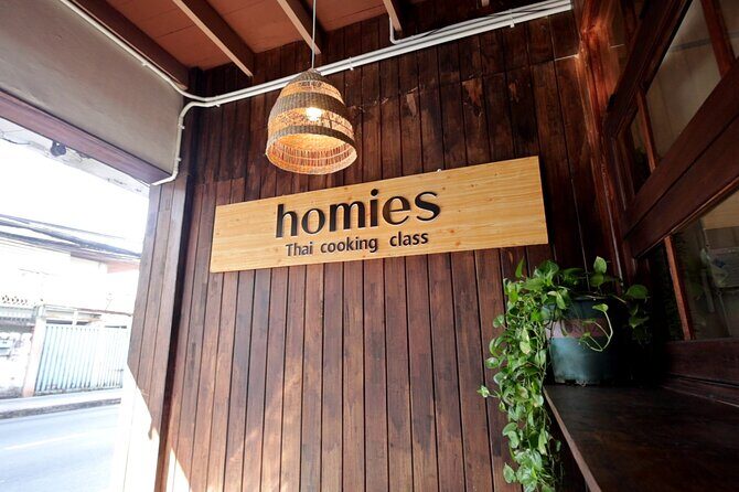 Homies Thai Cooking Experience - Meeting at MRT Huai Khwang and the 3-Hour Flow You Can Actually Manage