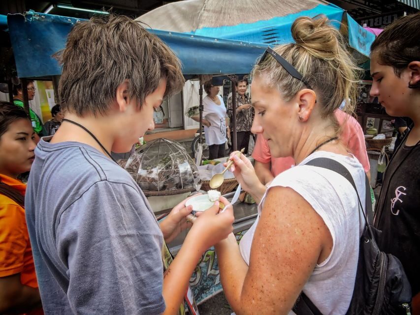 Hua Hin: Thai Street Food & Market Walking Tour - Thai breakfast first: jok muu, Thai coffee with condensed milk, and Café Boran
