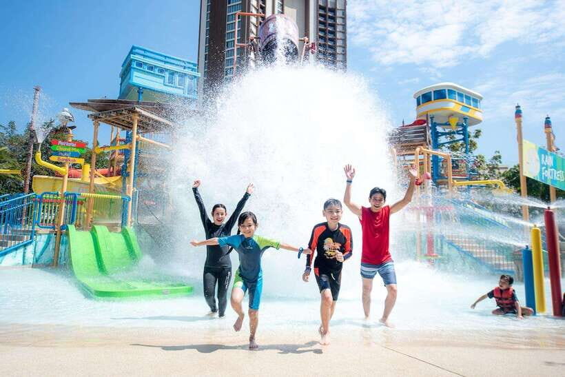 Hua Hin: Vana Nava Waterpark Ticket - Vana Village Hot Spring zone: the smart warm-up area