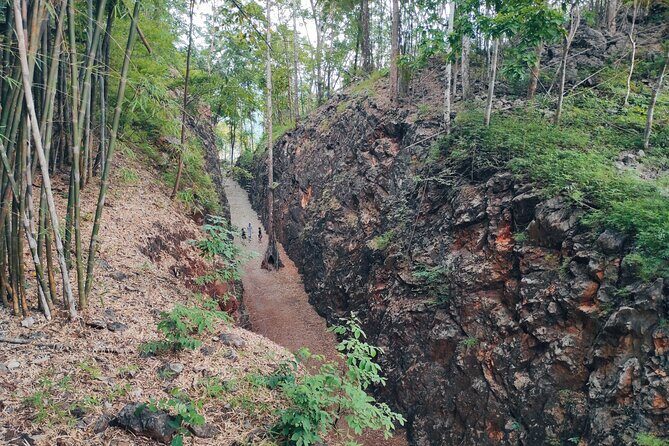Kanchanaburi Tour Hellfire Pass History tour - The Death Railway train ride: your view window