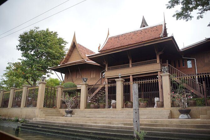 KL | Bangkok: 2-Hour Canal Tour by Teak Boat - Wat Arun by crossing the river: temple views you can only get this way