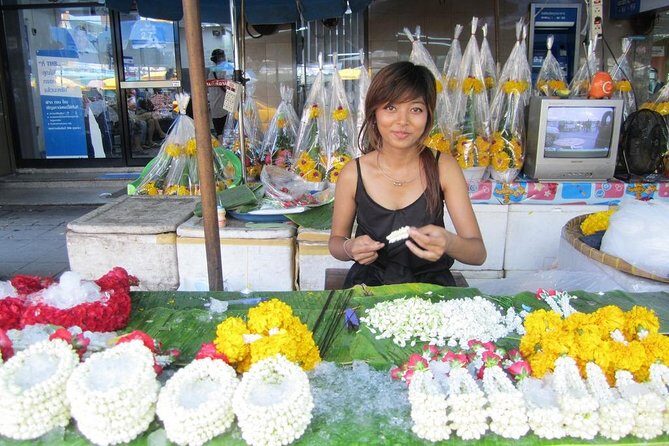 Laem Chabang Shore Excursion : Shopping, Massage & Food Tasting - Wat Traimit and the Golden Buddha: small stop, big payoff