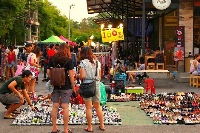 Laem Chabang Shore Excursion : Shopping, Massage & Food Tasting - Phahurat (Little India): color, spices, and compact exploring