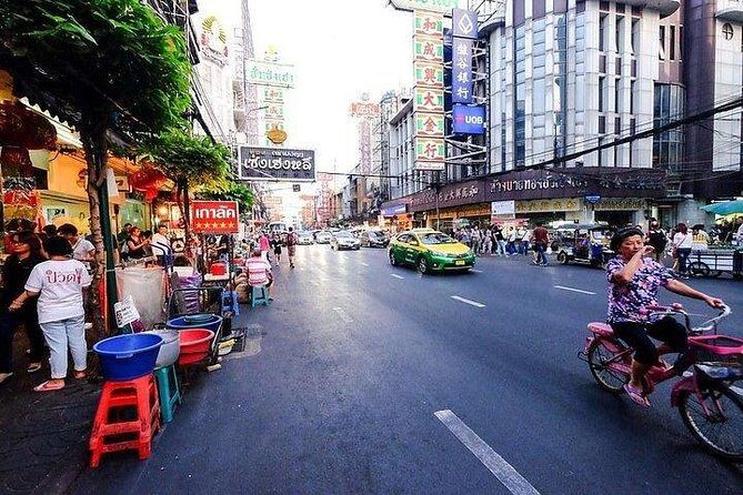 Lights, Camera, Landmark, & Canal: A Picture Perfect Bangkok Tour - Wat Pho and the Reclining Buddha: the scale matters